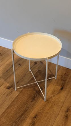 Tray table