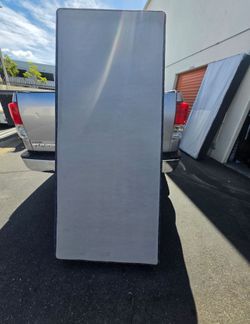 Cal king box spring