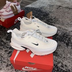 White Nike Air Max Portal