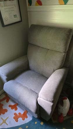Lazy Boy Automatic Reclining Chair