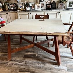 Table w/leafs and Five chairs 
