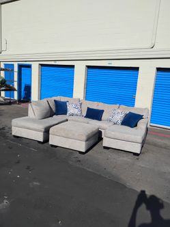 Modern Ashley sectional sofa couch - no delivery
