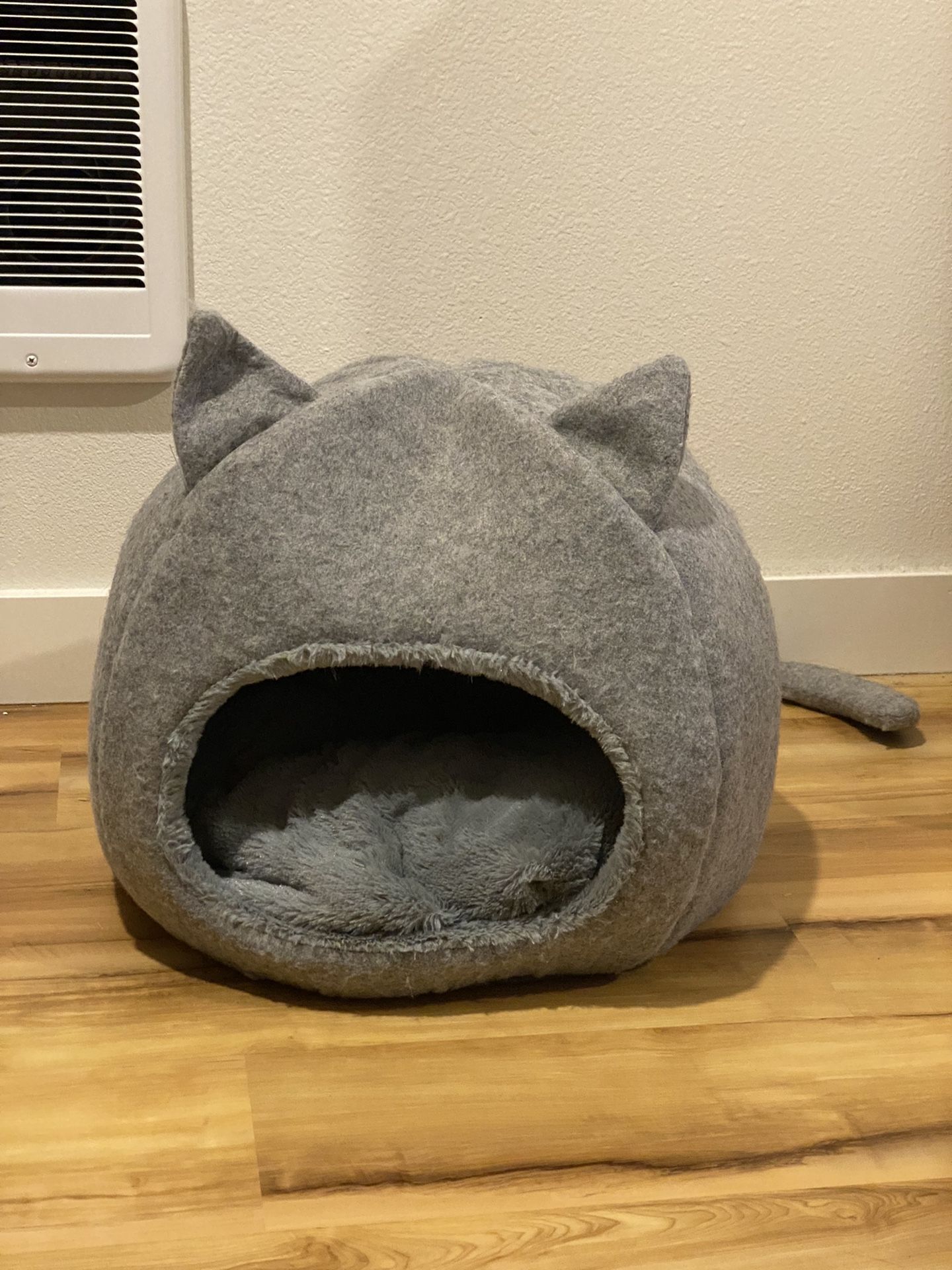 Pet Cave / Bed