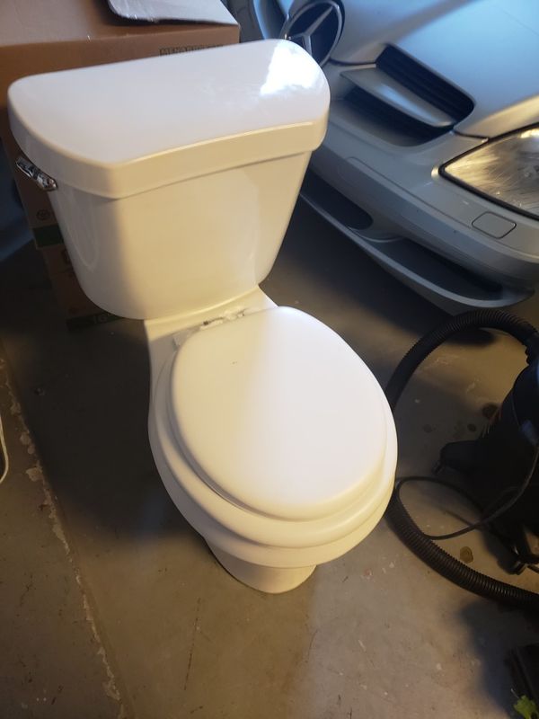 Glacier Bay toilet for Sale in Orlando, FL - OfferUp