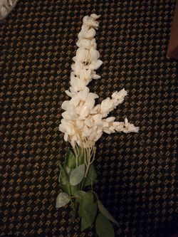9 piece Artificial White Floral Stem