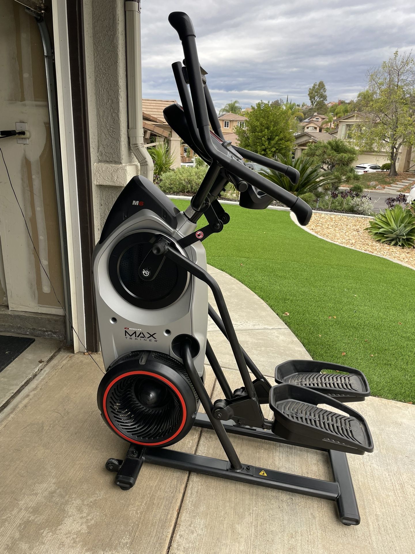 Bowflex M6 Max Trainer - Elliptical