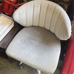 rolling chair 
