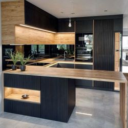 Custom Kitchen Cabinets 