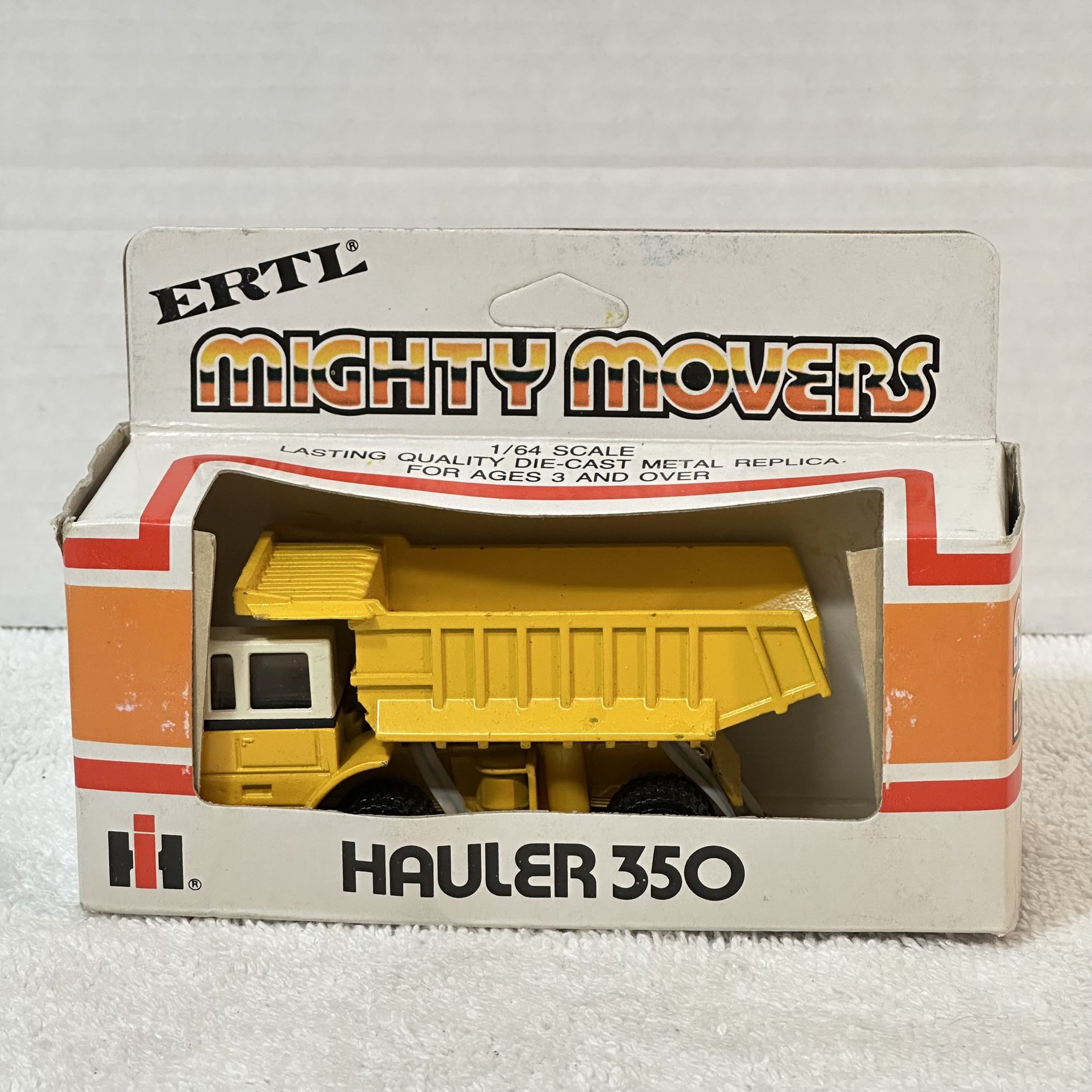 New Ertl Diecast 1/64 Scale Construction Equipment from the 1980’s—Nicely Detailed & Articulated
