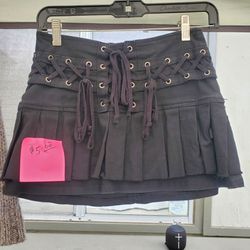 Black X-SM Hot Topic Skirt By Tripp $5