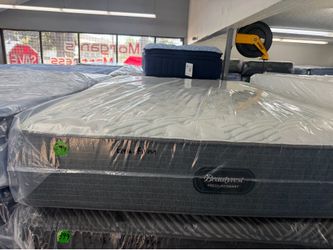QUEEN SIZE SIMMONS BEAUTYREST EXTRA-FIRM MATTRESS & BOX SPRING BED SET