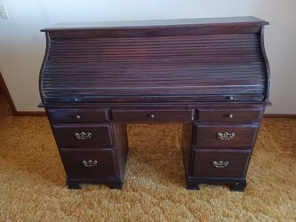 FURNITUTE Vintage Roll Top DESK . EXCELLENT CONDITION