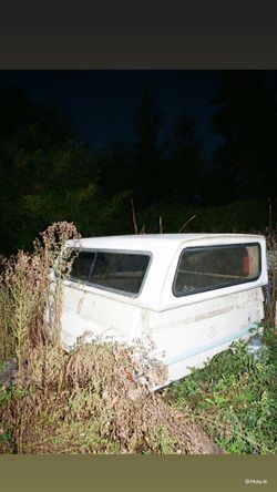 **ARE Truck Cap – 8' Bed – $1,000 OBO**
