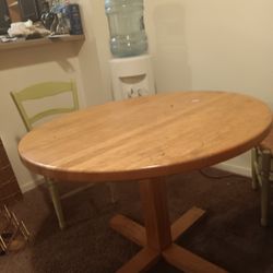 Kitchen Table And 3 Chairs 