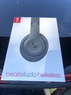 Beats Studio3 wireless from 🍎 store. make an offer!