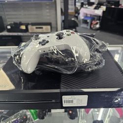 XBOX One 500GB. ASK FOR RYAN. #4(contact info removed)-01