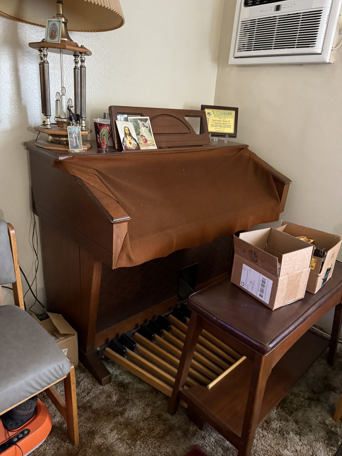 Lowry Organ FREE partly Functional 