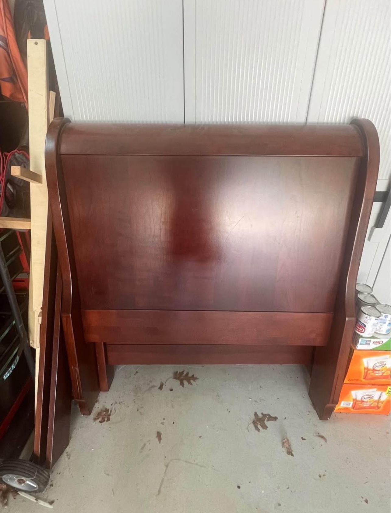 Sleigh twin bed