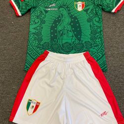 Uniformes de Niño y niña de Mexico