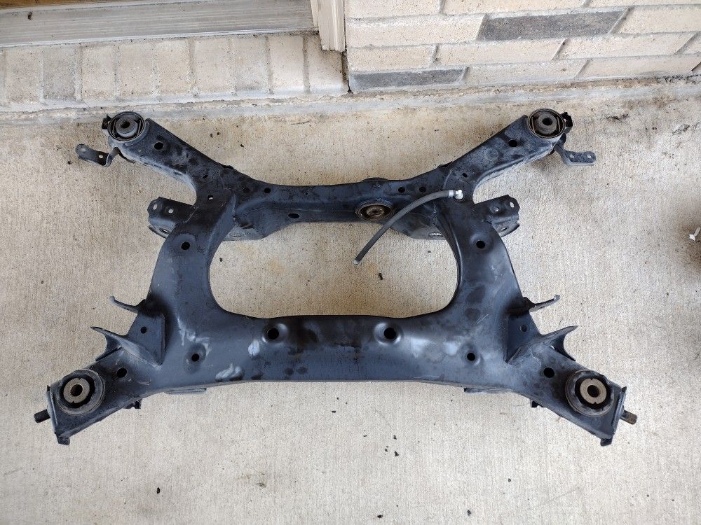 G37 Infiniti Crossmember And Diff And Driver Shaft