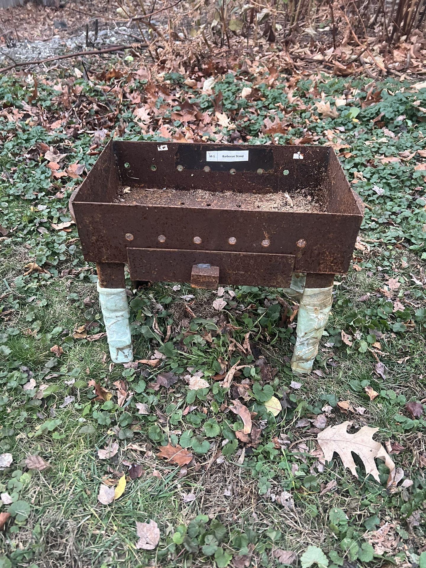M-1 Barbecue Stand