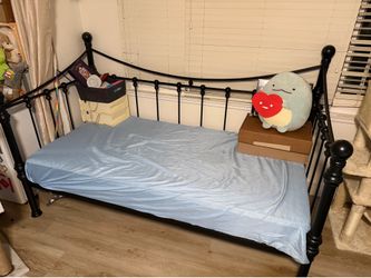 Twin size Metal Bed Frame Black