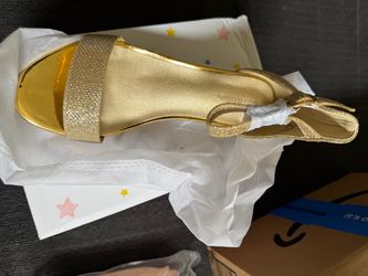 Girls low heel size 4 gold glittery