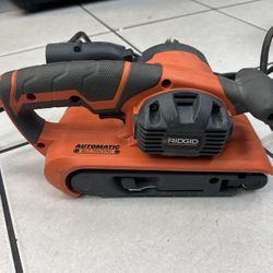 RIDGID 6.5 Amp Corded 3 in.W x 18 in.L Heavy-Duty Variable Speed Belt Sander with AIRGUARD Technology