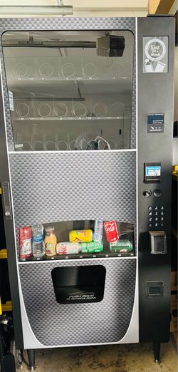 lightly used Vending Machine