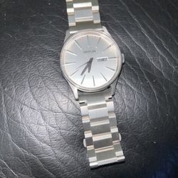 SILVER NIXON SENTRY WATCH 