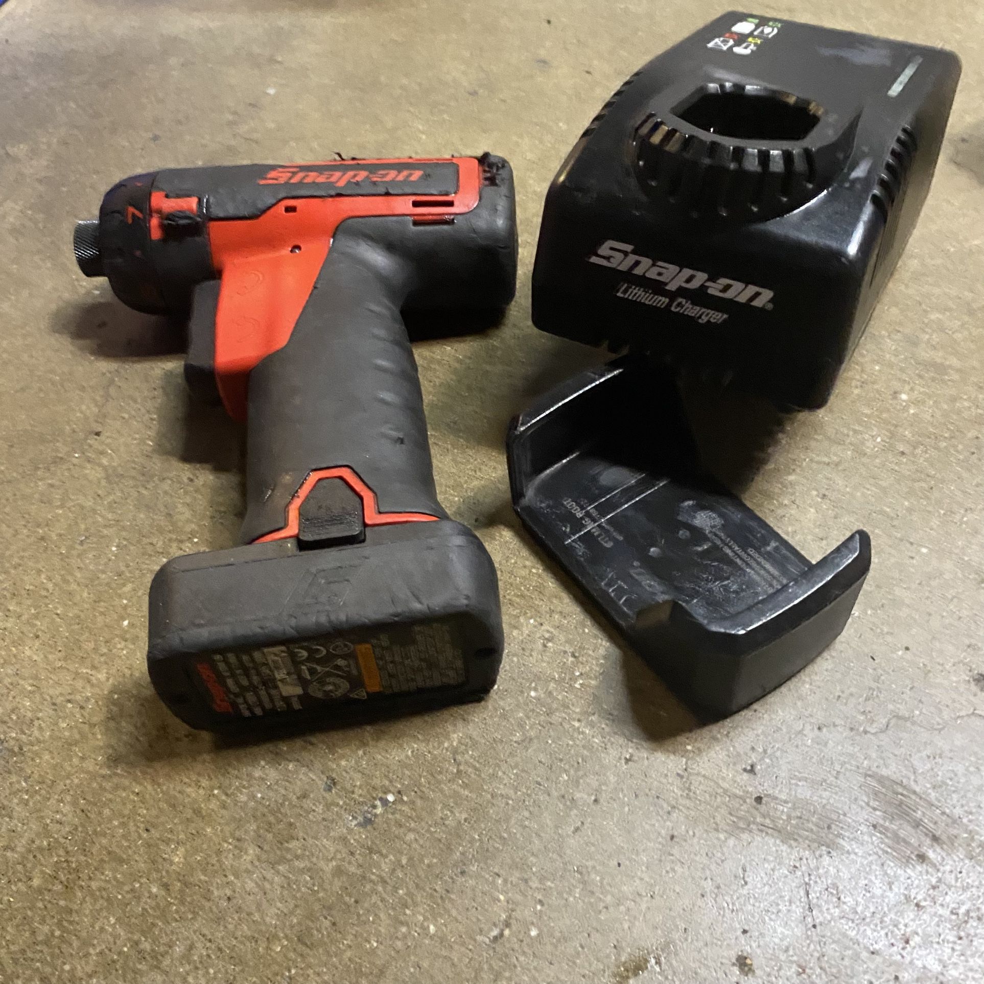 SNAP ON 1/4 battery holder for Sale in