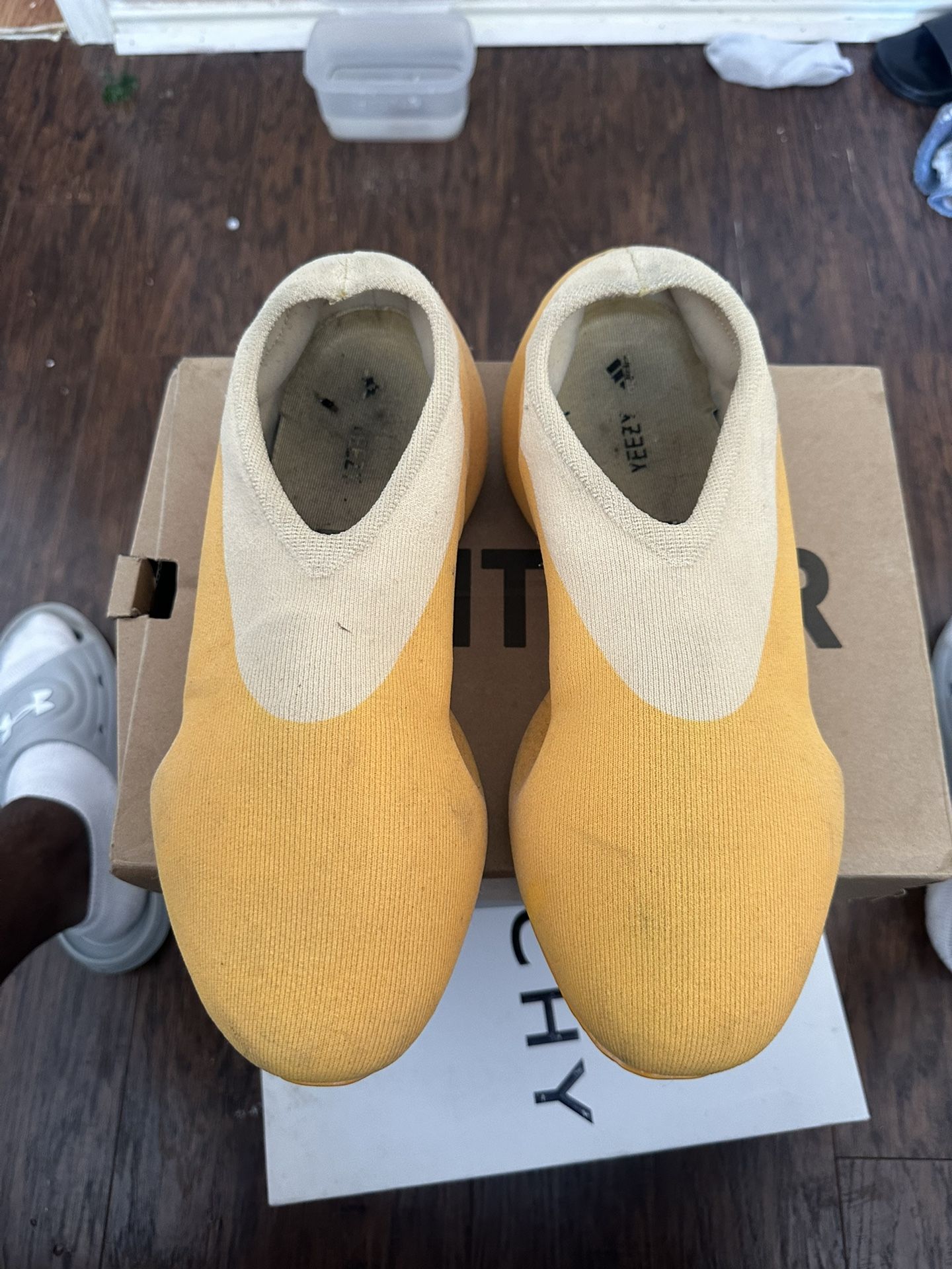 YZY KNIT RUNNERS