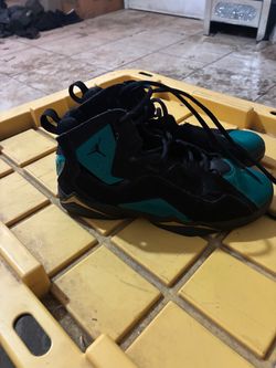 Youth black and green jordans 6Y