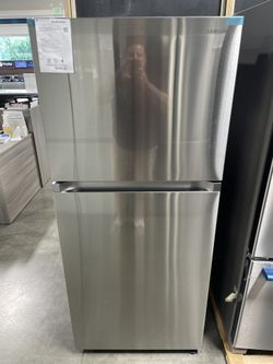 🔥New Samsung Refrigerator W/Ice Maker $695 -18cu’