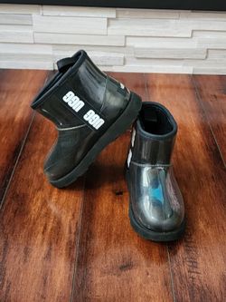 UGG Kids Classic Clear Mini II Black Rain Boots Size 13