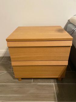 Set of 2 mid-century modern nightstands