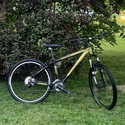 Trek 4500 is a Cross Country Aluminium / Alloy mountain bike.