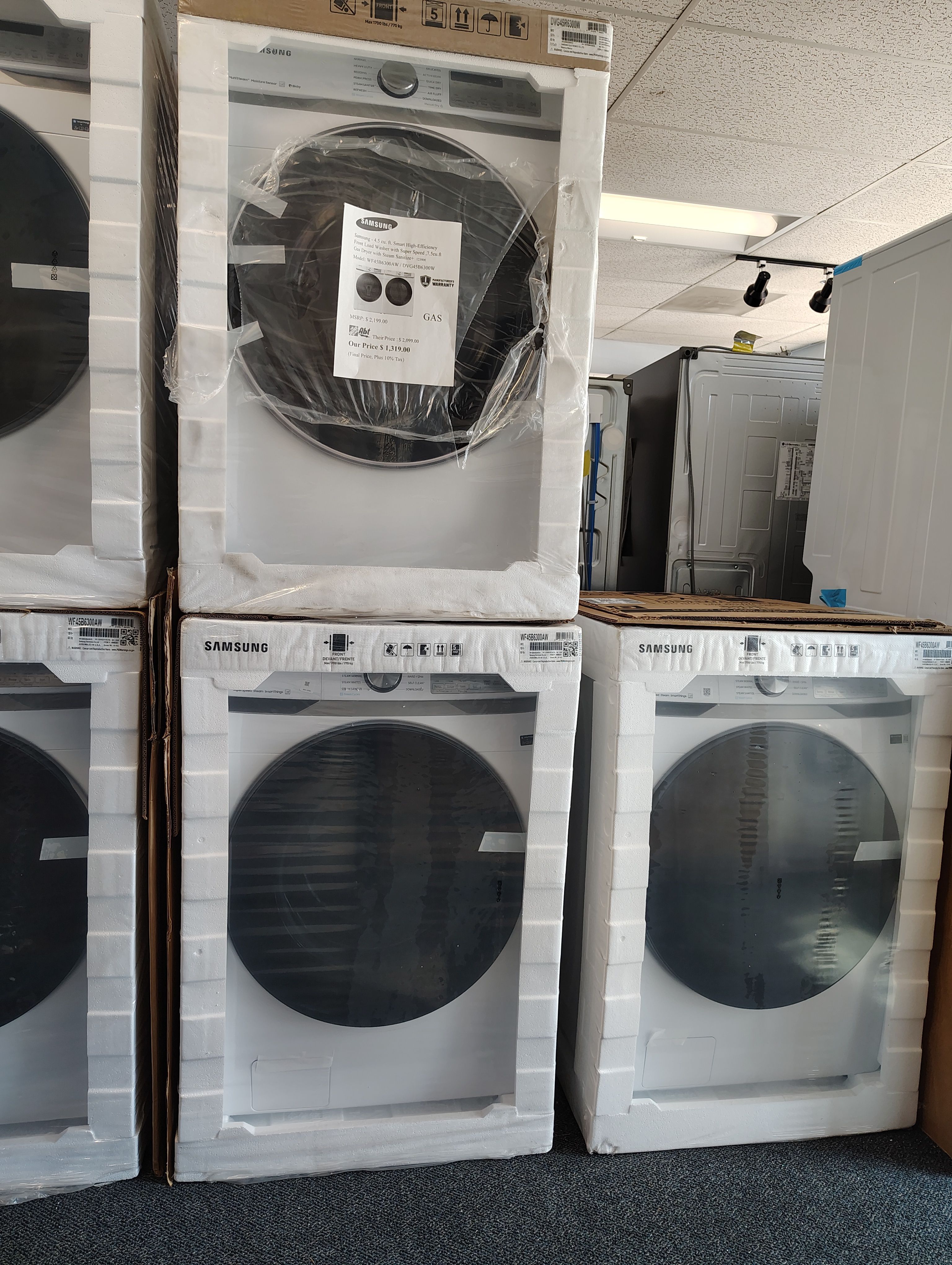 Samsung 4.5Cu.Ft Front Load Washer with 7.5 cu. ft. Smart Gas Dryer with Steam Sanitize+ white