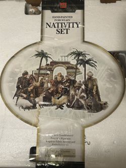 $500 or trade…Vintage Members Mark 2005 Large 17 Piece Hand Painted Porcelain Nativity Set 