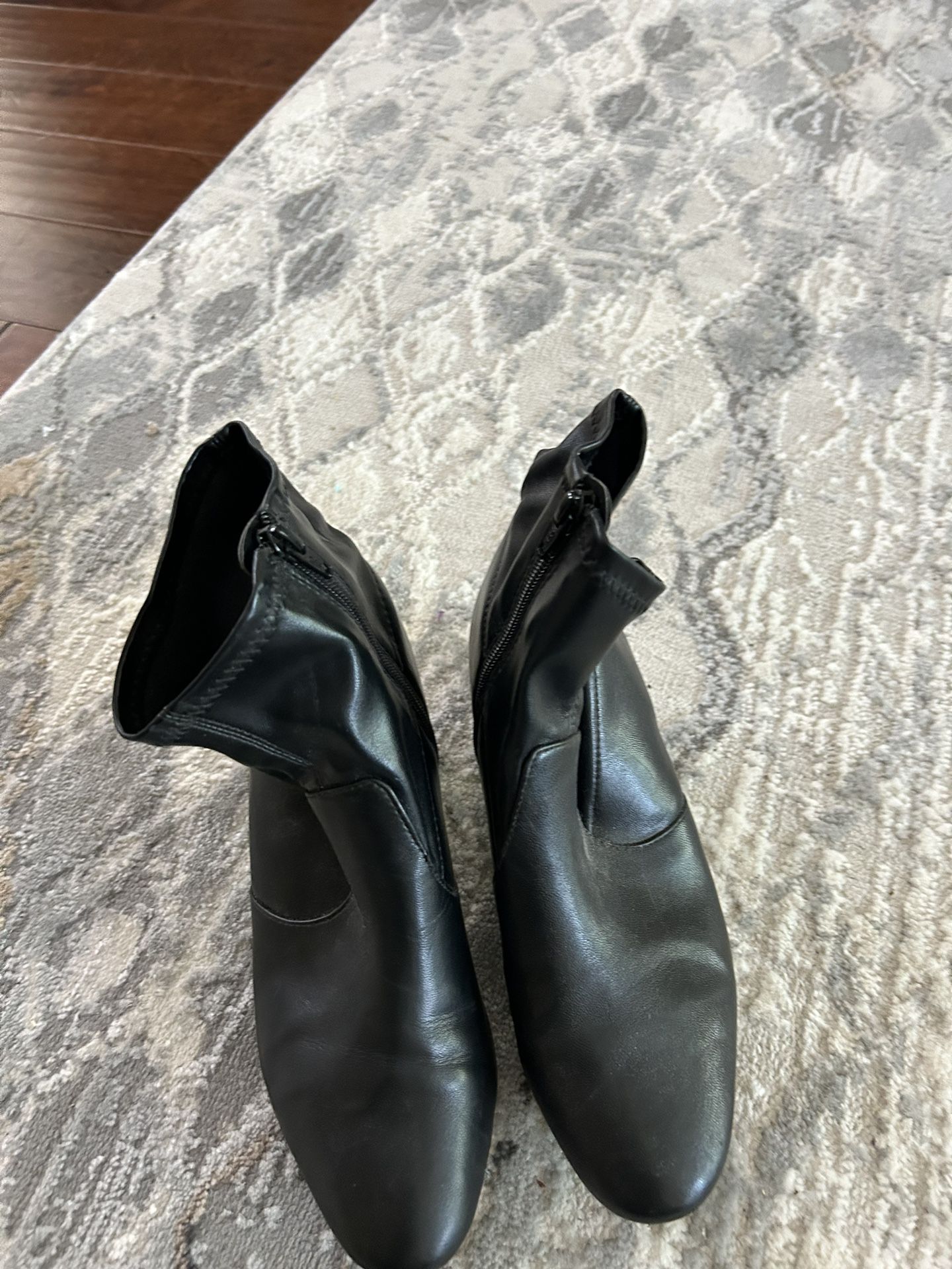 Ladies Black Leather Boots Size 8 1/2