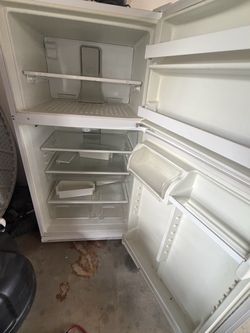 White Top-Freezer Refrigerator
