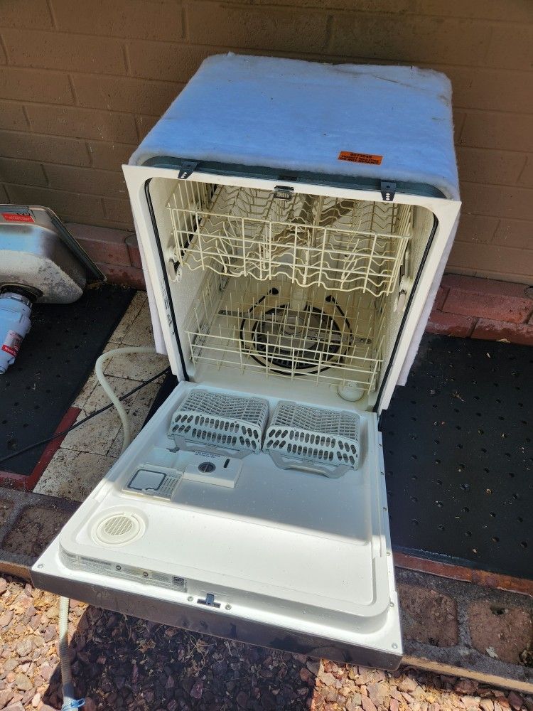 Amana Dishwasher