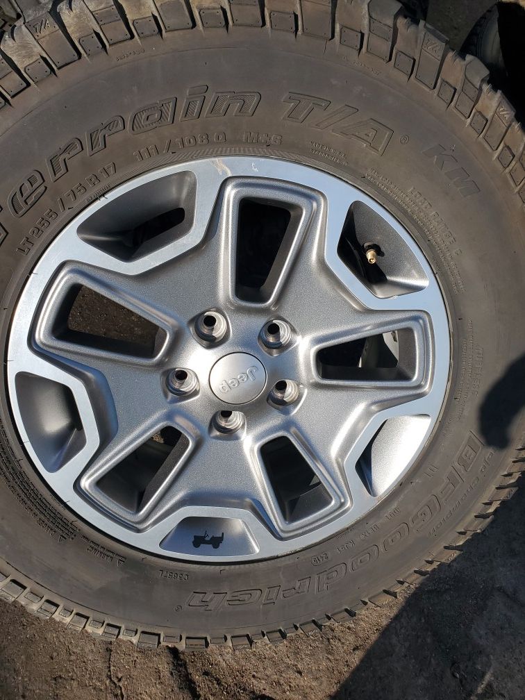 17 inch jeep wheels with tires 2557517