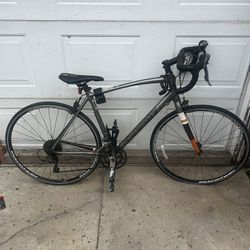 Diamondback Aíren road bike