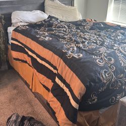Queen Bed / Mattress 
