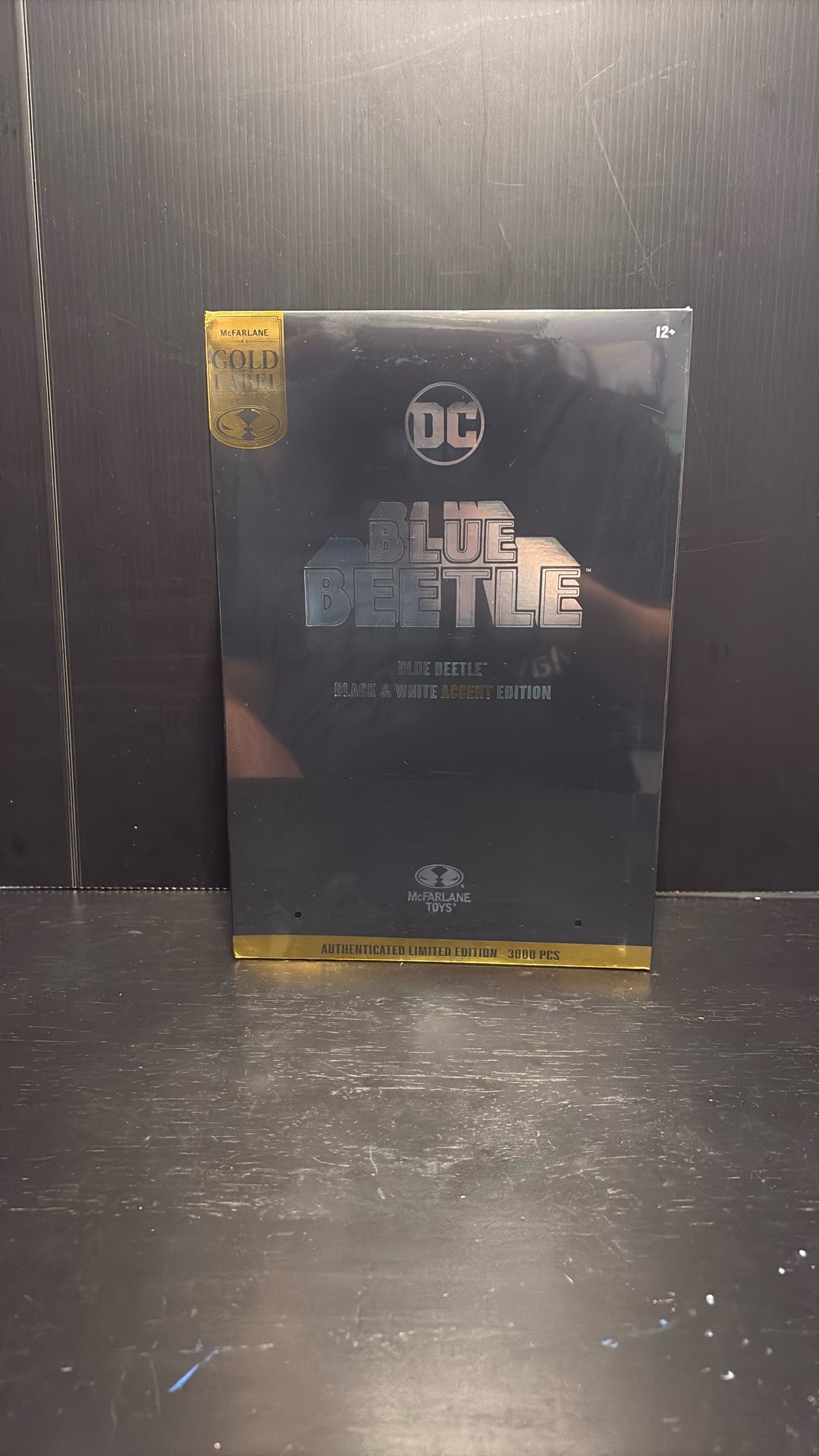 DC Multiverse Blue Beetle B&W Accent Edition *GOLD LABEL*