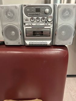GPX Compact Disc Home + Go Music System