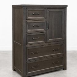 Elegant chest
