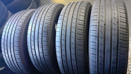 Set of 4 matching tires Michelin premier LTX size 235/55R20
