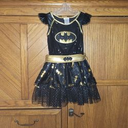 Batman / Batgirl Size Small 4-6X Girl's Halloween Superhero Dress Excellent Condition PRICE Is Firm  Cash Only 